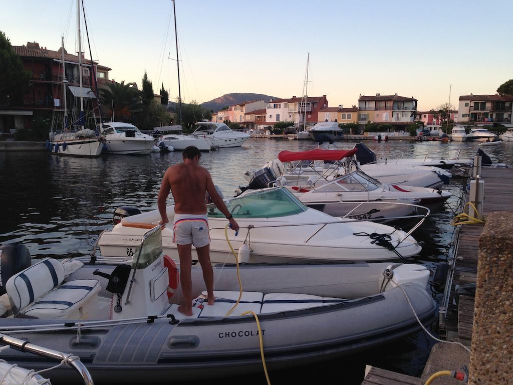 Apartment Port Grimaud Rum bild